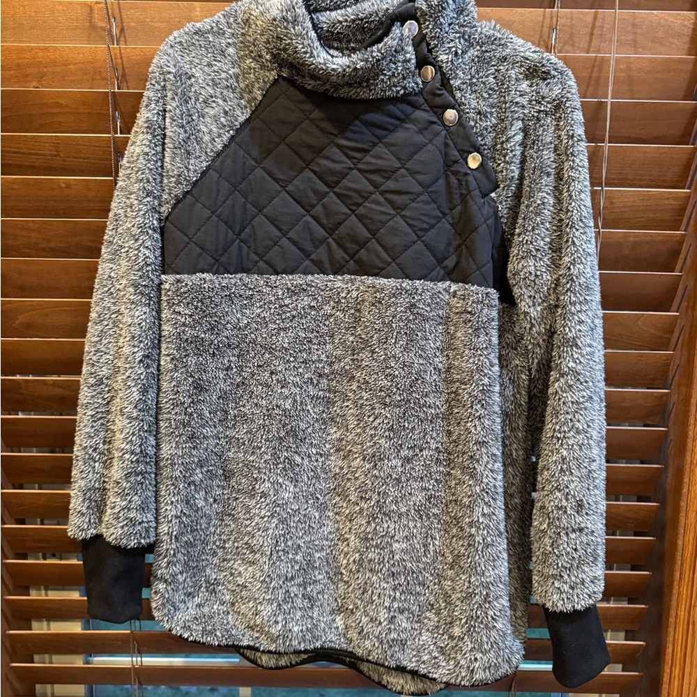Cozy Gray and Black Fleece Pullover